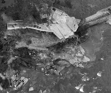 Moon Bay Waterfall Viewing 